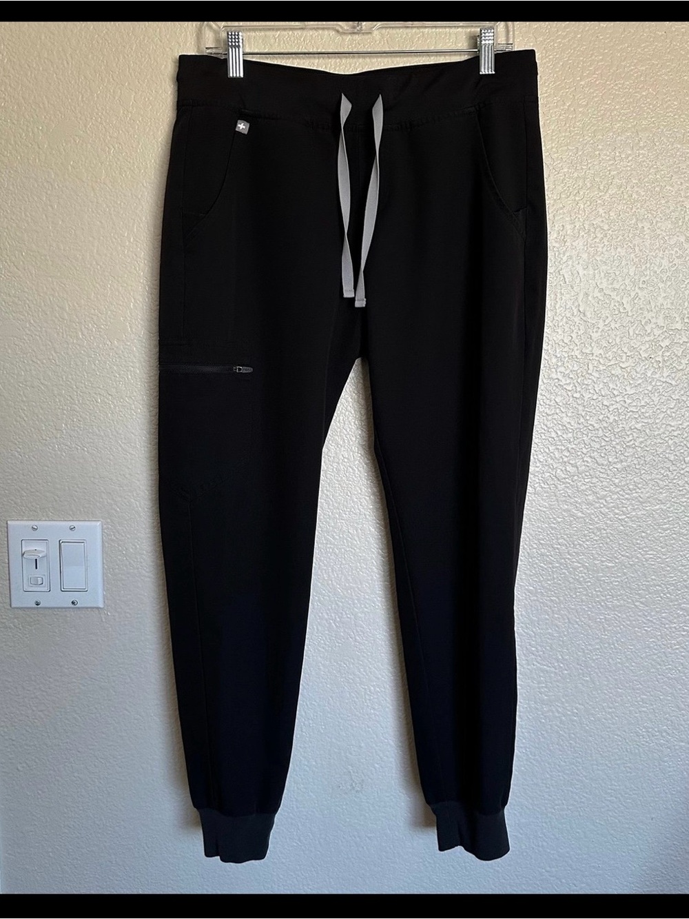 FIGS Zamora Jogger Scrub Pants Black Size M PO 1602